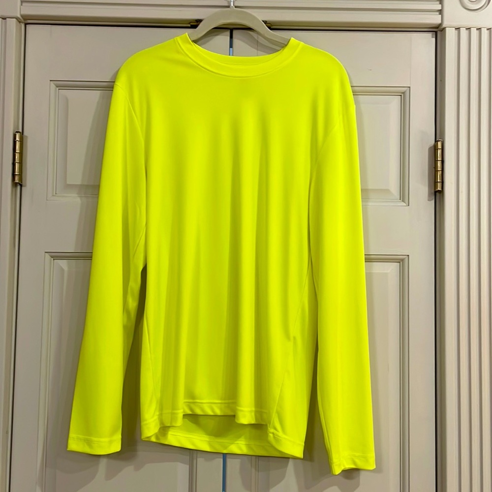 ⭐️Men’s long sleeve athletic top⭐️